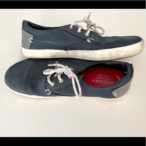 Boy Sperry Top Siders Size 5 EUC